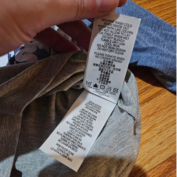 Levi's Cute & Comfy Casual Gray Long Sleeve Tee - Size 6 Months Infant - Picture 8 of 8